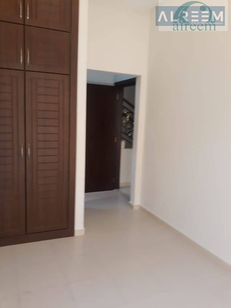 14 4 bed + Maid room Neat Compound Villa for rent