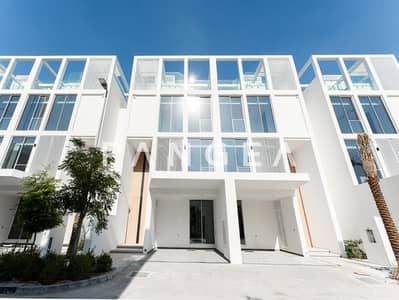 4 Bedroom Townhouse for Sale in Al Barari, Dubai - Full Lagoon View | Front Row | Exclusive 4 Bedroom Townhouse for Sale in Al Barari, Dubai - Full Lagoon View | Front Row | Exclusive