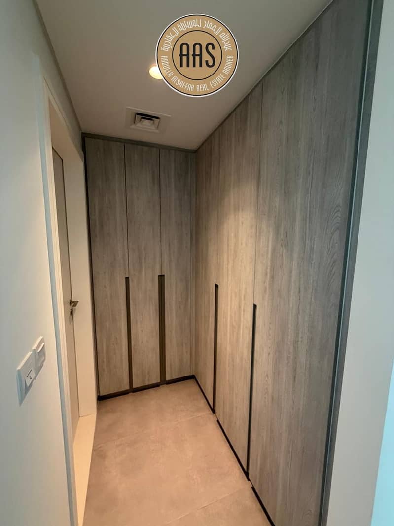 Modern & LuxuriousUpscale 1BR in Architectural MasterpieceLuxury 1-Bedroom in Prestigious High-Rise - Image 8