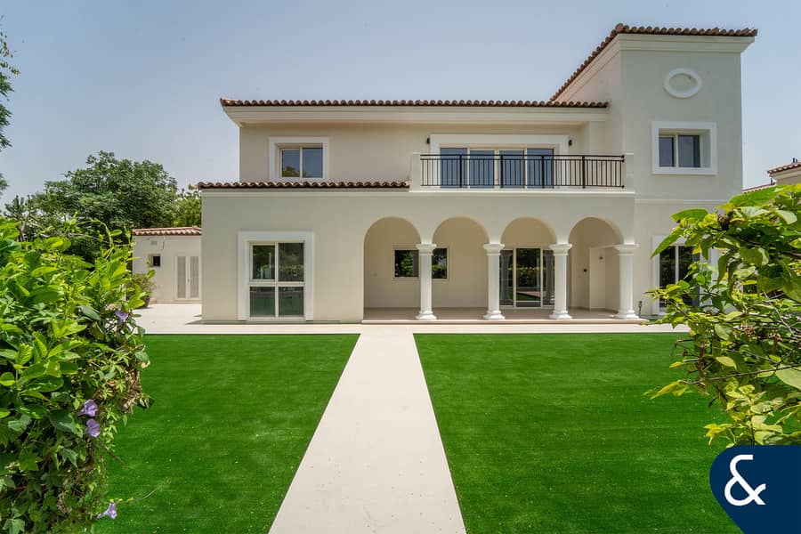 Family Villa | Backing Park | Hidden Gem Family Villa | Backing Park | Hidden Gem
