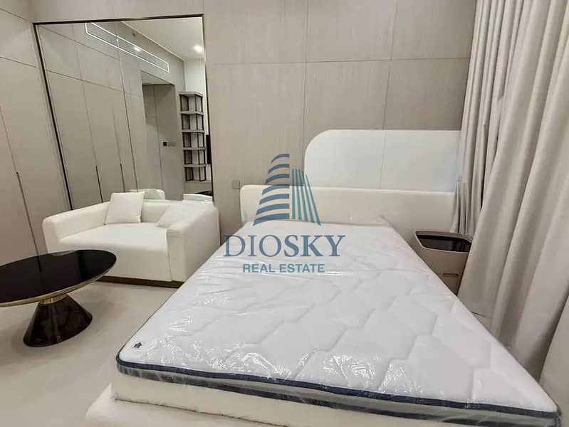 4 Image 4