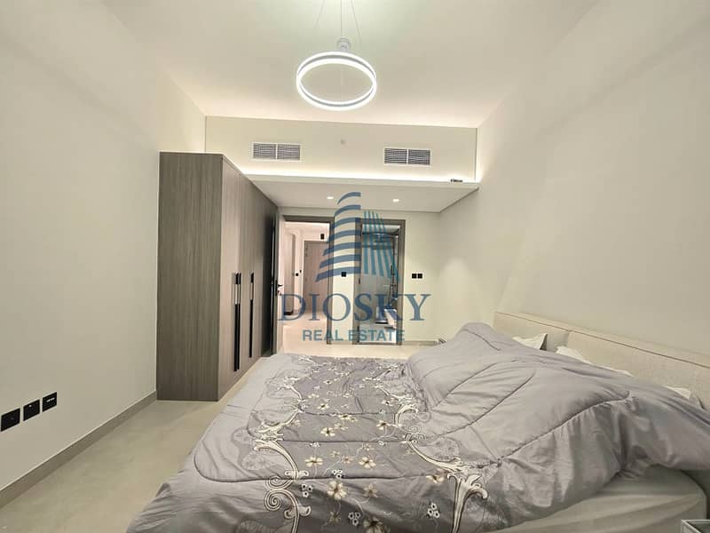 4 Image 4