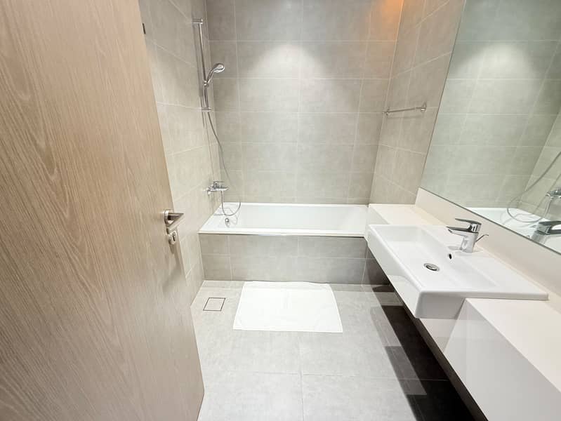 11 8e48ad59-5ec0-48e1-a21d-d3bed913913e. jpg