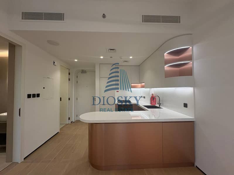 4 Image 4