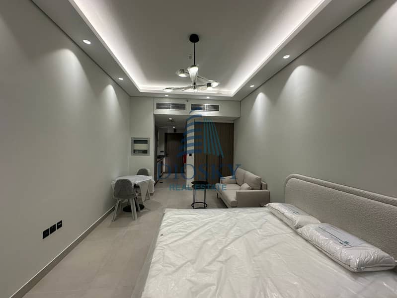 4 Image 4