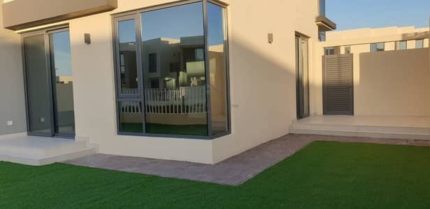 Spacious Type 2E I 4 BR Villa in Maple 2 | With Landscaping Spacious Type 2E I 4 BR Villa in Maple 2 | With Landscaping