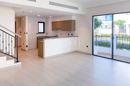 5 Bedroom Townhouse for Sale in DAMAC Lagoons, Dubai - Damac Lagoons-22-9. jpg 5 Bedroom Townhouse for Sale in DAMAC Lagoons, Dubai - Damac Lagoons-22-9. jpg