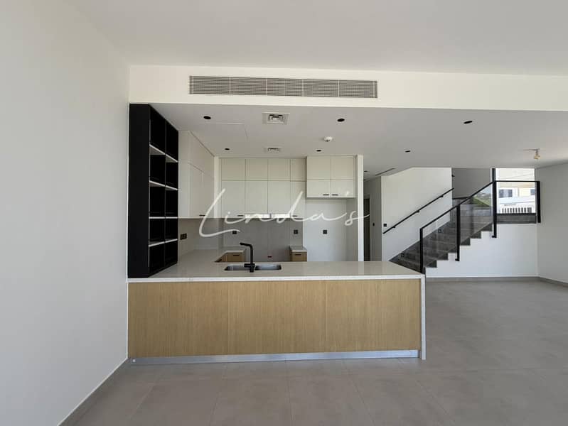 3 images image img