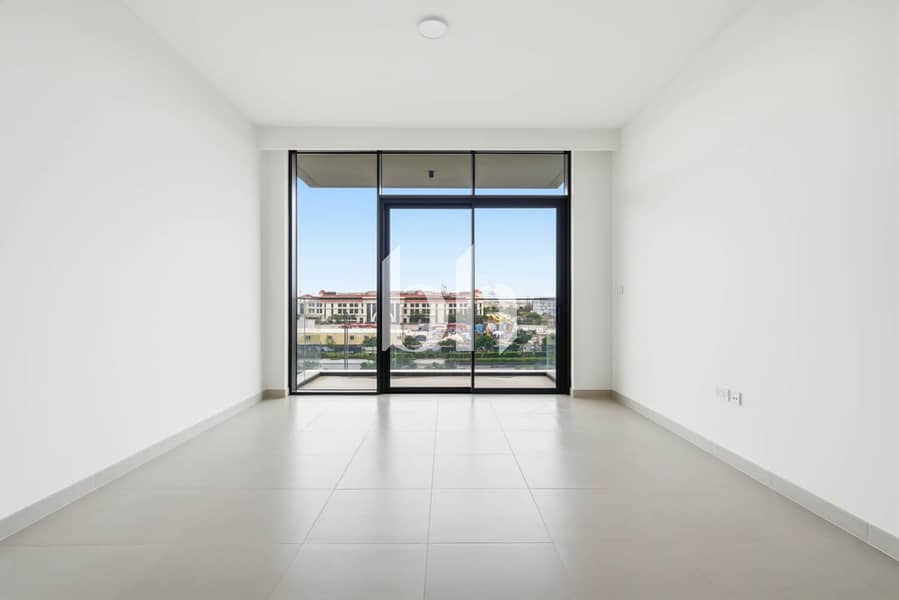 3 images image img