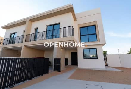 4 Bedroom Villa for Sale in Yas Island, Abu Dhabi - Ready to Move | Big Plot | Premium Family Home 4 Bedroom Villa for Sale in Yas Island, Abu Dhabi - Ready to Move | Big Plot | Premium Family Home