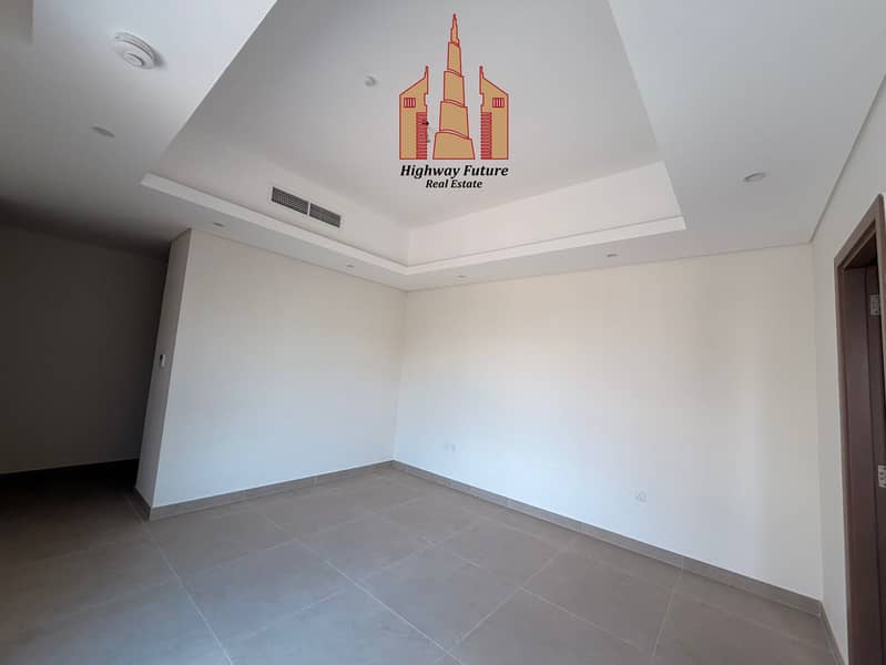 Luxurious 5BR Villa With Maidroom Wardrobes For Rent only 170k - Image 5