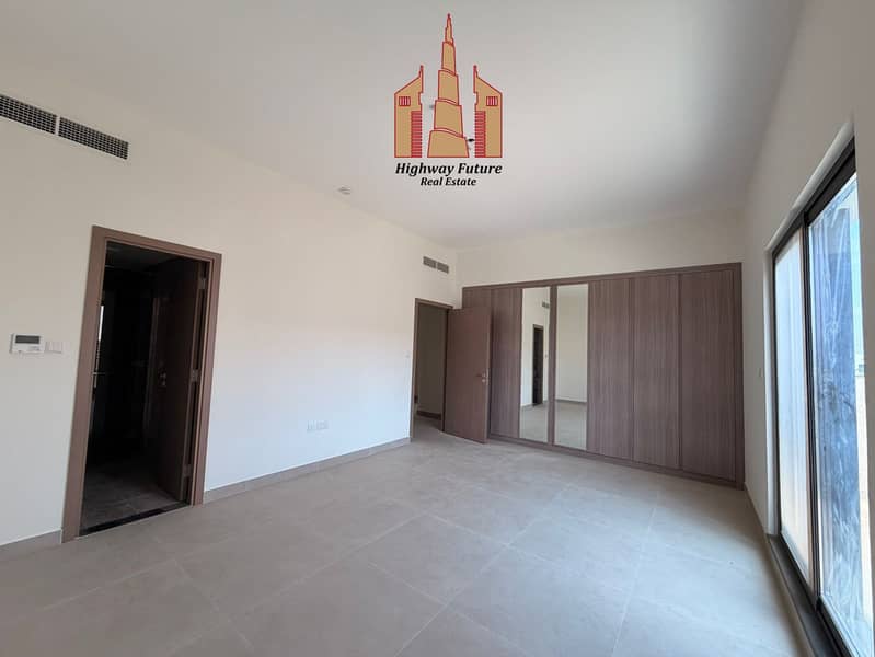 Luxurious 5BR Villa With Maidroom Wardrobes For Rent only 170k - Image 11