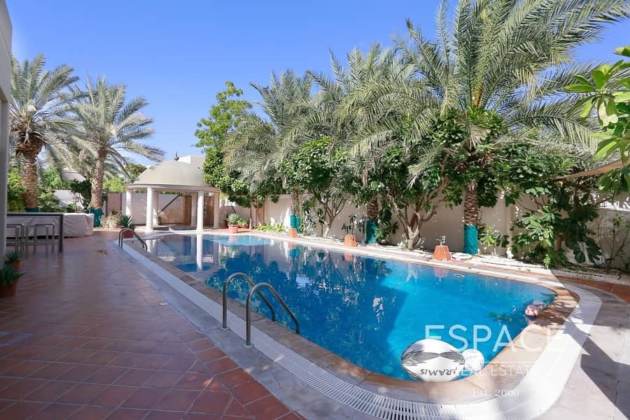 Type 5 - Private Pool - Great Location