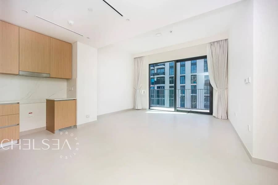 POOL VIEW | LOW FLOOR | BRAND-NEW POOL VIEW | LOW FLOOR | BRAND-NEW