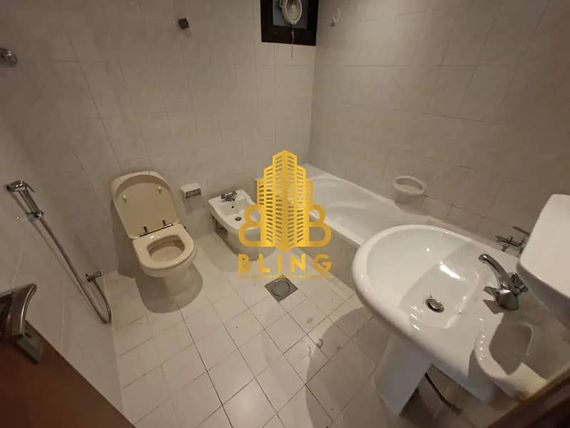 11 841192595-1066x800. webp