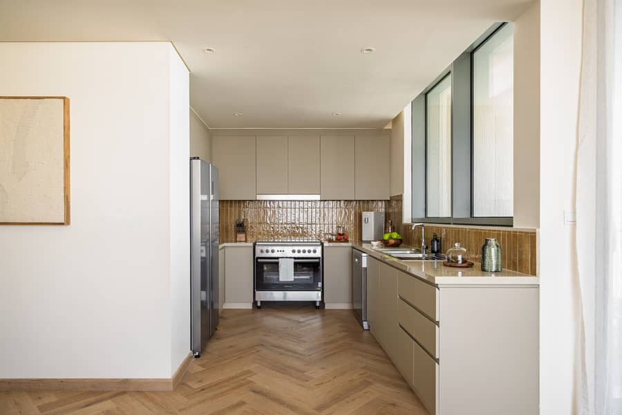 19 U33-52-42 Tower2-3102(Airbnb_-13. jpg