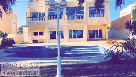 DIRECT from the owner: a Spacious 4 bedroom villa with sea view of the corniche. DIRECT from the owner: a Spacious 4 bedroom villa with sea view of the corniche.