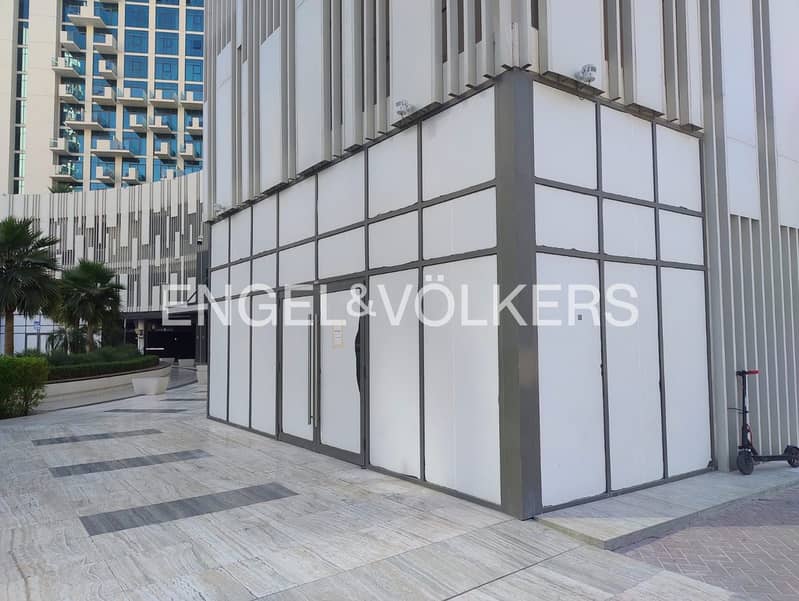 Prime Location | F&B Unit | Vacant Prime Location | F&B Unit | Vacant