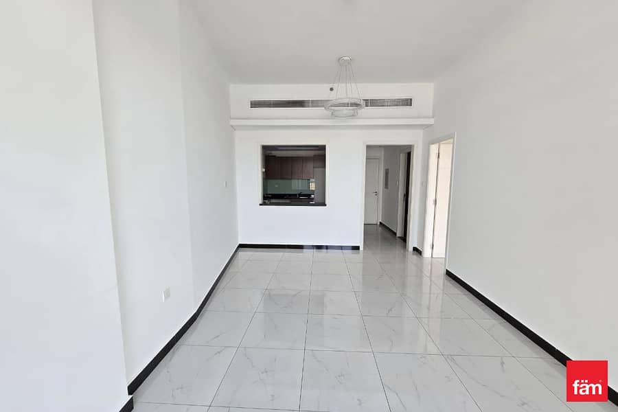 Spacious Layout | Near to Mall | Vibrant Community Spacious Layout | Near to Mall | Vibrant Community