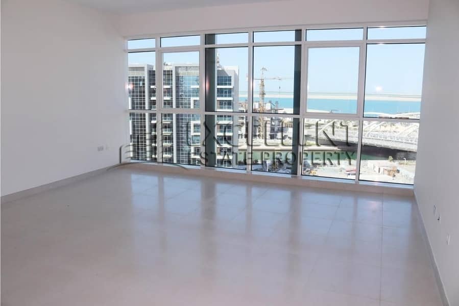 Huge 2BH Apt with Panoramic Sea View