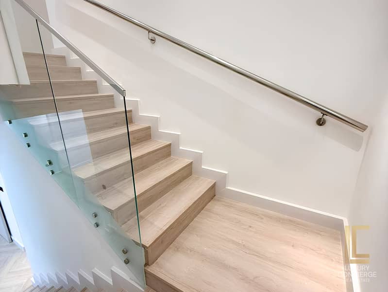 LOW FLOOR | VACANT | UPGRADED | BALCONY - Image 5