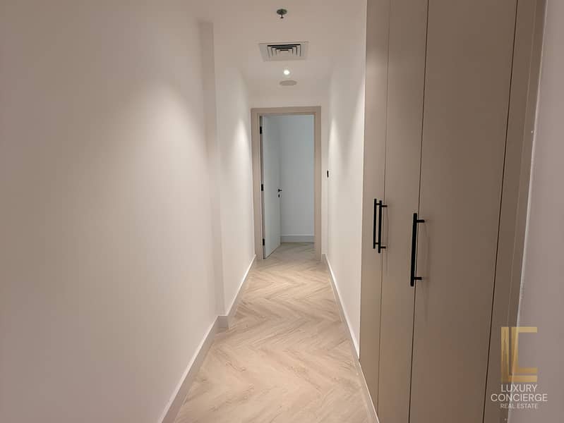 LOW FLOOR | VACANT | UPGRADED | BALCONY - Image 8