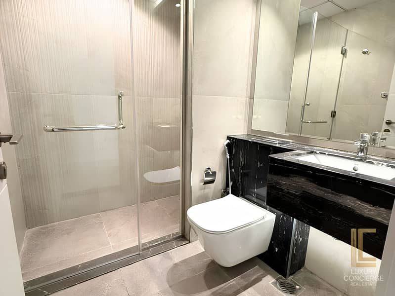 LOW FLOOR | VACANT | UPGRADED | BALCONY - Image 11