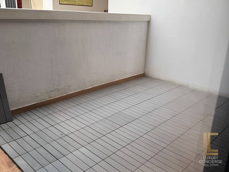 LOW FLOOR | VACANT | UPGRADED | BALCONY - Image 14