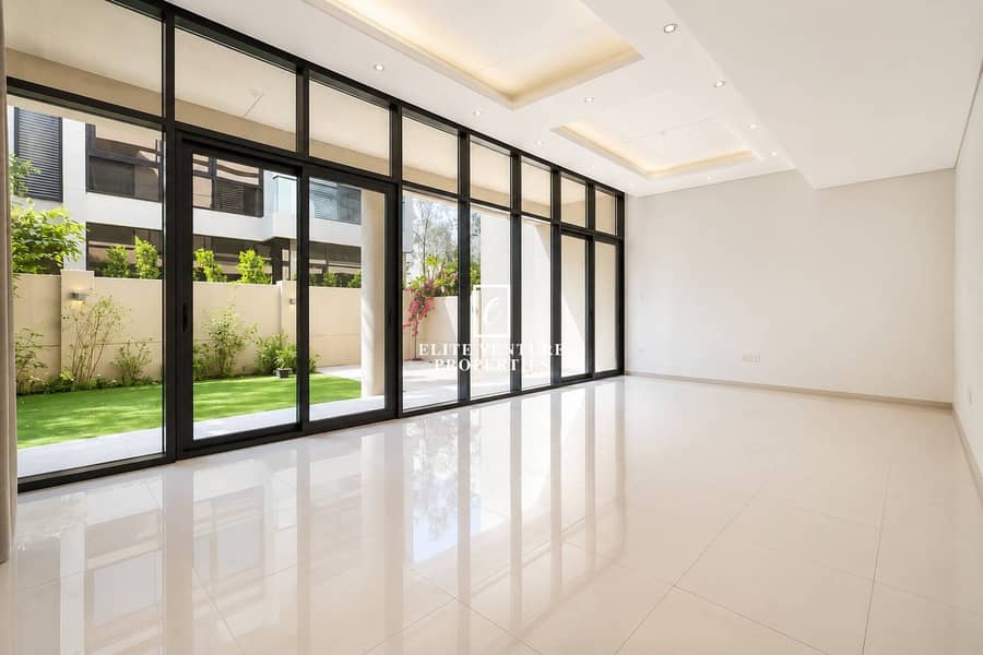 READY TO MOVE | HUGE LAYOUT | PREMIUM QUALITY READY TO MOVE | HUGE LAYOUT | PREMIUM QUALITY