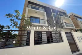 Unfurnished | Close to Exit | Corner Unit