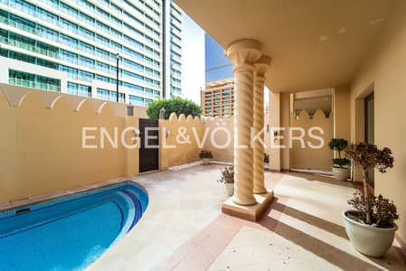 3 Bedroom Flat for Sale in Palm Jumeirah, Dubai - Fully Renovated | Triplex | Exceptional Space 3 Bedroom Flat for Sale in Palm Jumeirah, Dubai - Fully Renovated | Triplex | Exceptional Space