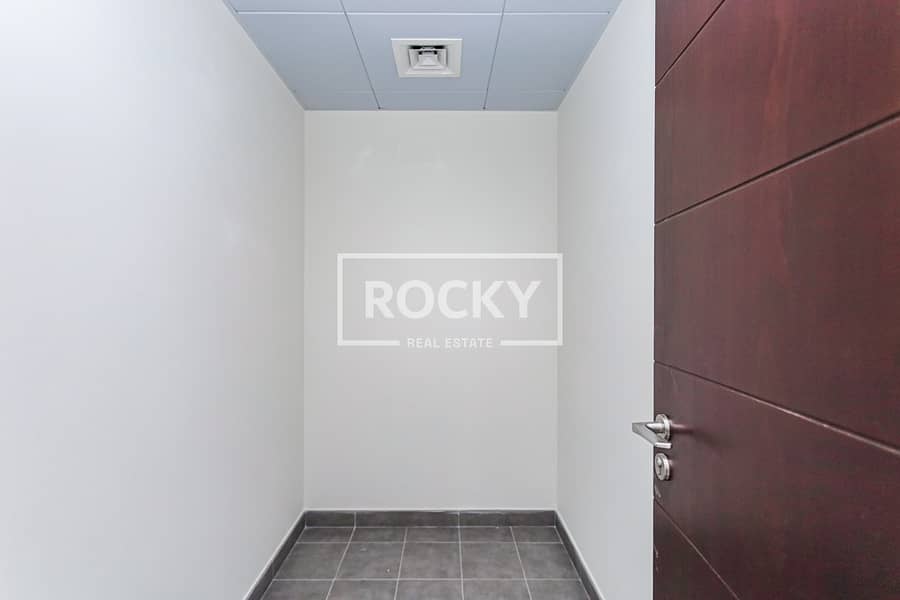 29 Business Bay - Art 18 - Unit 401 -6068. JPG
