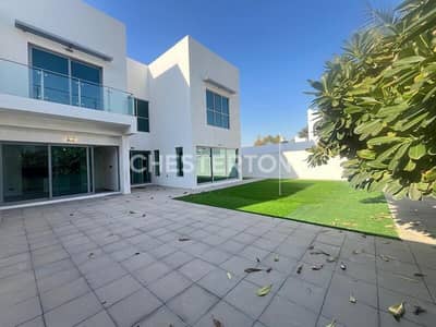 4 habitaciones Villa para en Alquiler en Al Satwa, Dubai - Villa en Al Satwa, 4 dormitorios, 360000 AED - 13638445