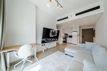 1 Bedroom Flat for Rent in Jumeirah Village Circle (JVC), Dubai - Luxury | Ready To Move In | Pool View | Modern