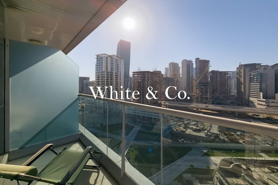 Large Sqft Size | Fully Upgraded | Vacant Large Sqft Size | Fully Upgraded | Vacant