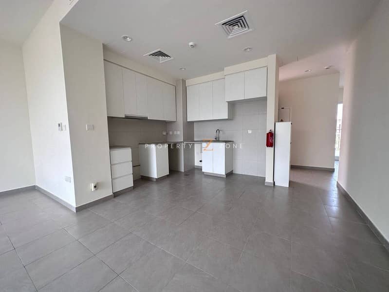 Vacant 1st July, Corner Unit, Single Row Vacant 1st July, Corner Unit, Single Row
