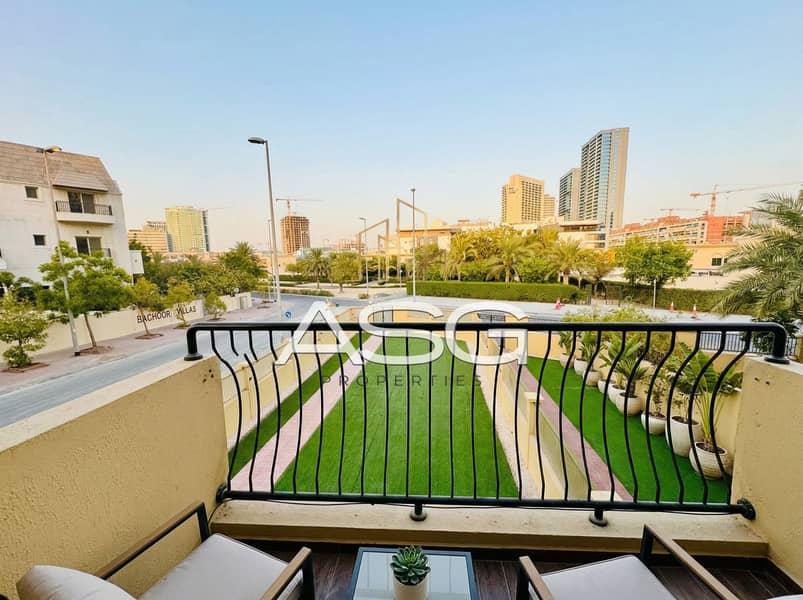 12 image_02_balcony_view_1. jpg