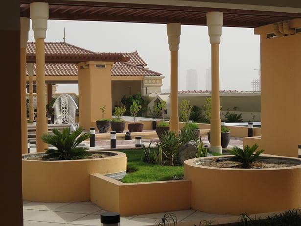 8 rooftop garden. jpg