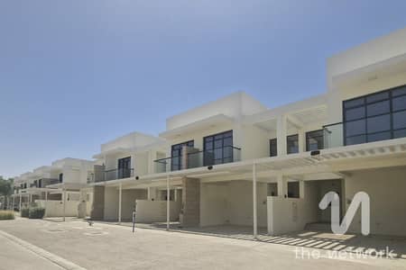 3 Bedroom Townhouse for Sale in DAMAC Hills, Dubai - Park Backing | Single Row| Exclusive 3 Bedroom Townhouse for Sale in DAMAC Hills, Dubai - Park Backing | Single Row| Exclusive