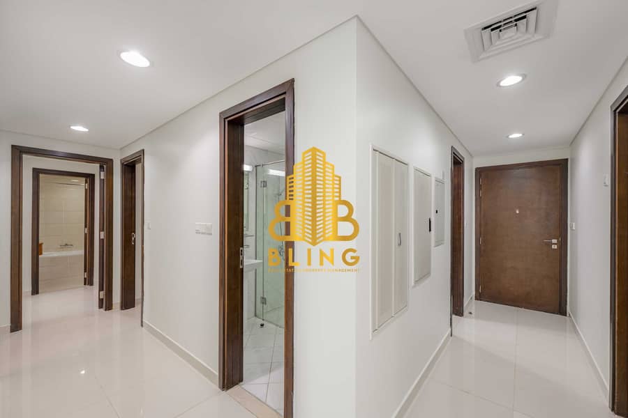 18 Hallway. jpg