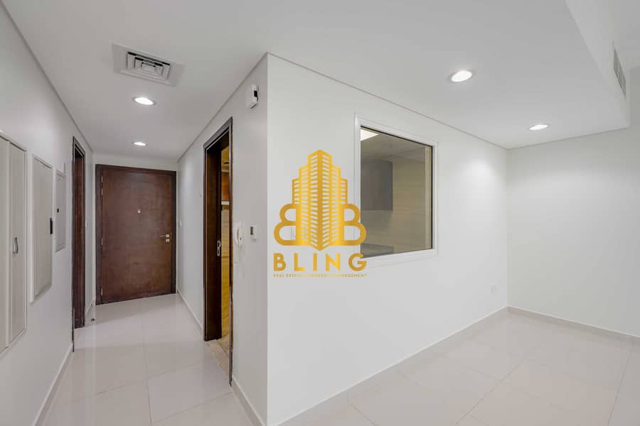 19 Hallway1. jpg