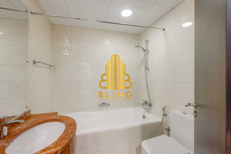 26 Bathroom1. jpg