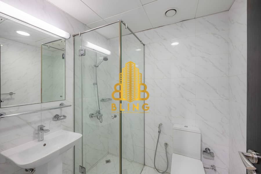 28 Shared Bathroom. jpg
