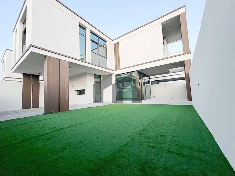 Amazing single row villa | Prime finishings Amazing single row villa | Prime finishings