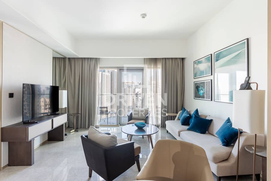Designer Furnished | High Floor | Skyline View Designer Furnished | High Floor | Skyline View