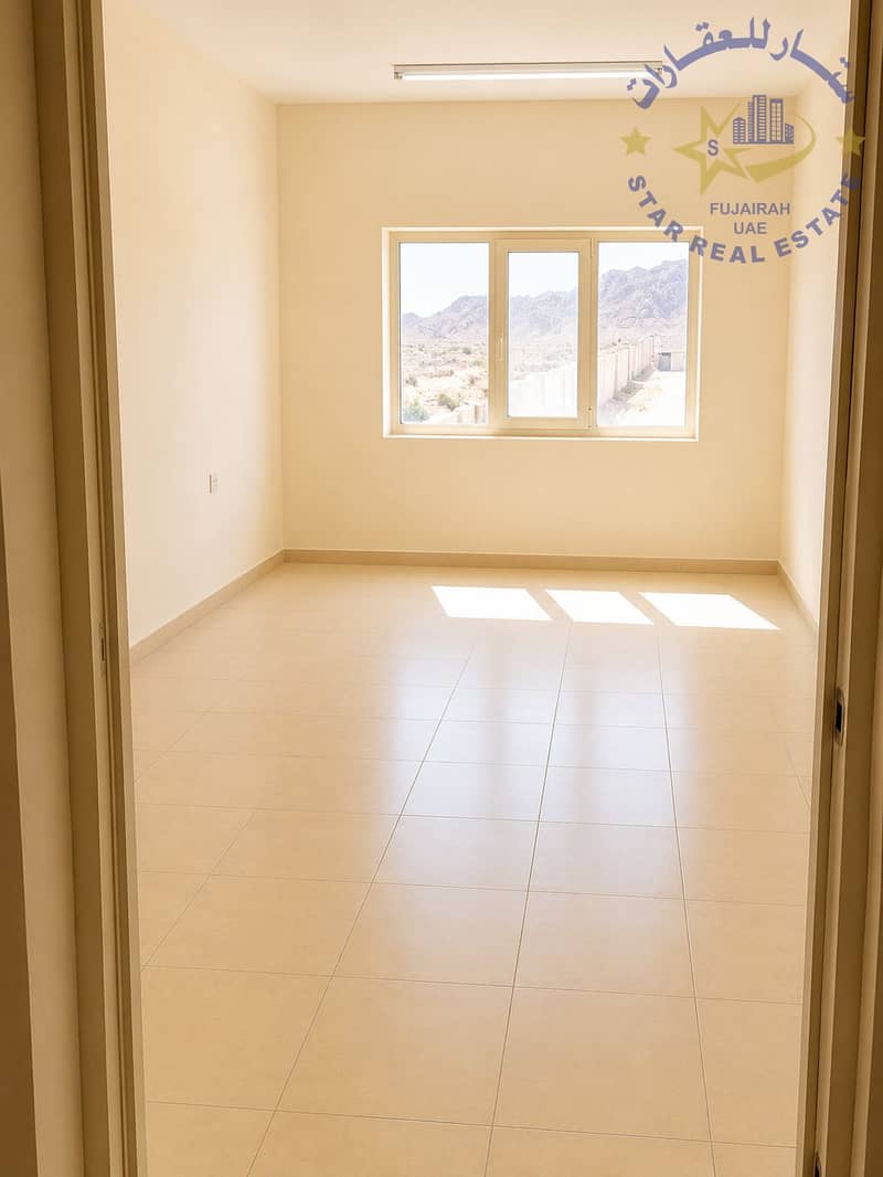 10 صورة المكتب 3. png