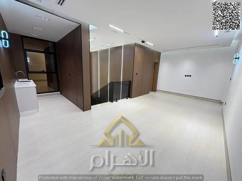 20 840676462-1066x800. webp