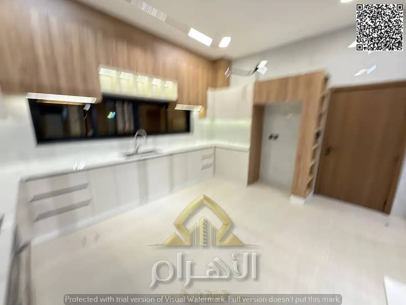 25 840676467-1066x800. webp