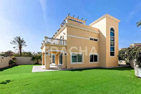 4 Schlafzimmer Villa zum zur Miete in Jumeirah Park, Dubai - Villa in Jumeirah Park,District 9, 4 schlafzimmer, 330000 AED - 15519904 4 Schlafzimmer Villa zum zur Miete in Jumeirah Park, Dubai - Villa in Jumeirah Park,District 9, 4 schlafzimmer, 330000 AED - 15519904