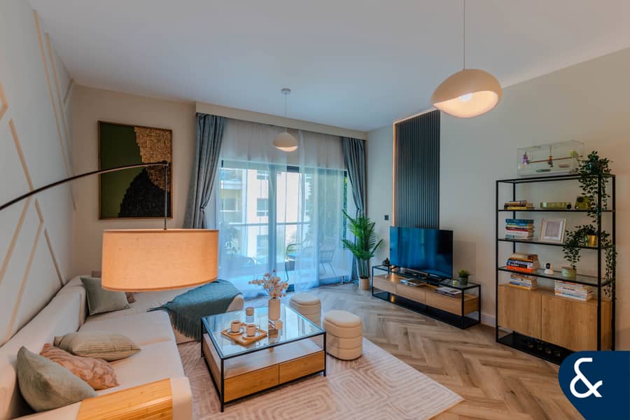 Modern Apartment | Balcony & Park Views Modern Apartment | Balcony & Park Views